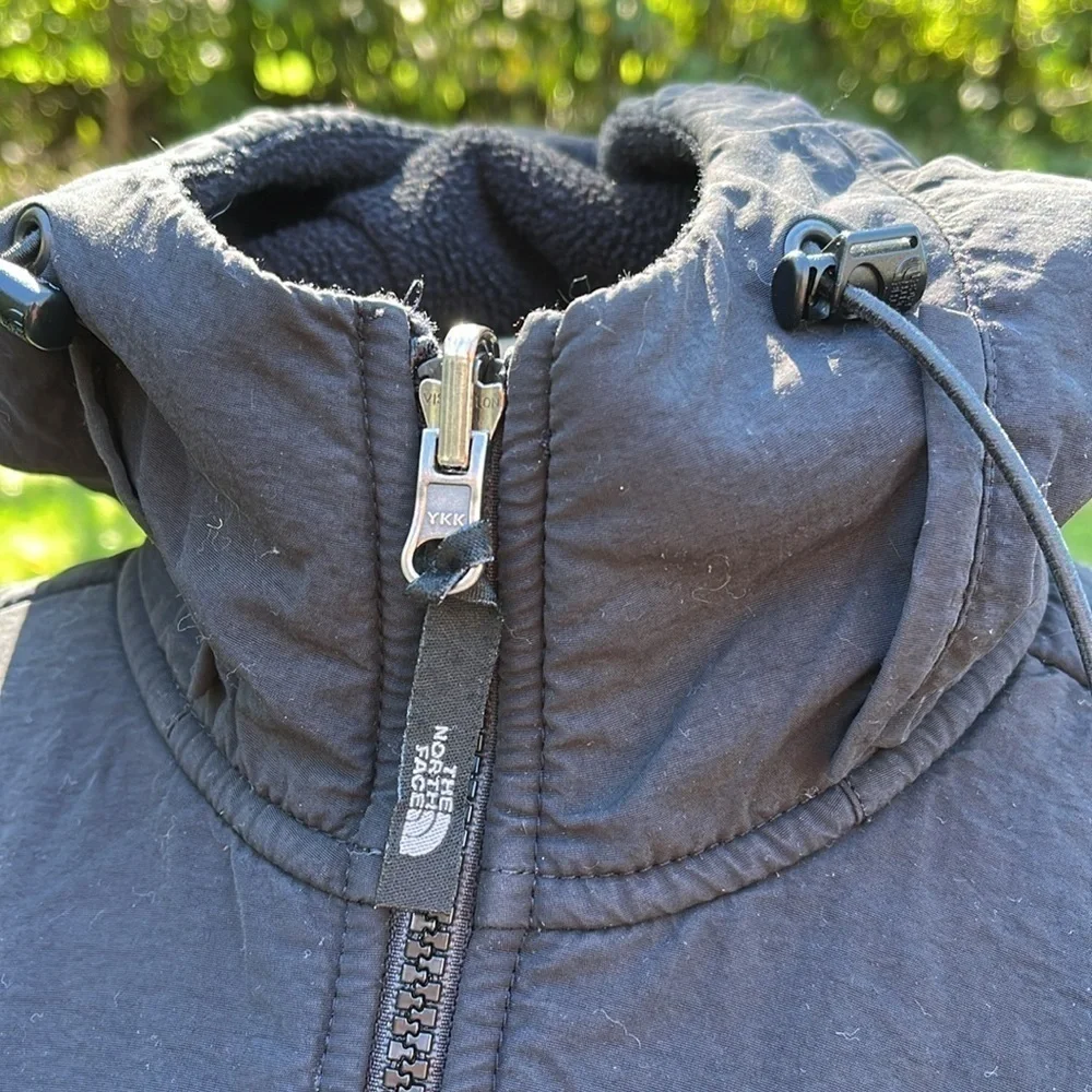 The North Face Men’s Jacket, Size Small, Color is Black, Polartec